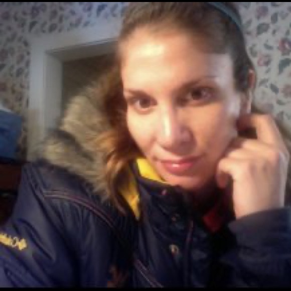 Meet your Posher, Elizabeth - Picture 1 of 8